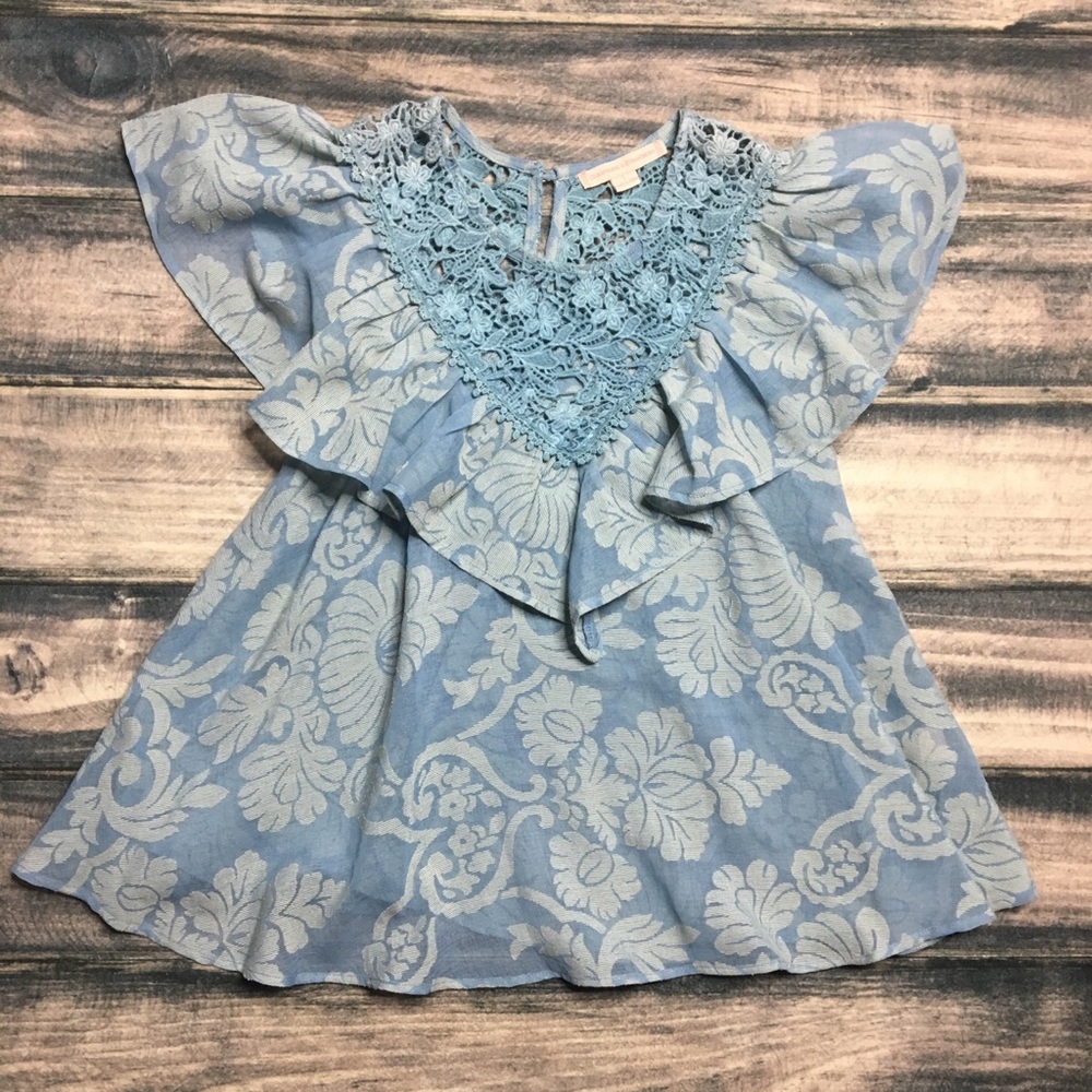 Champagne & Strawberry Ruffle Flutter Crochet - Picture 2 of 8